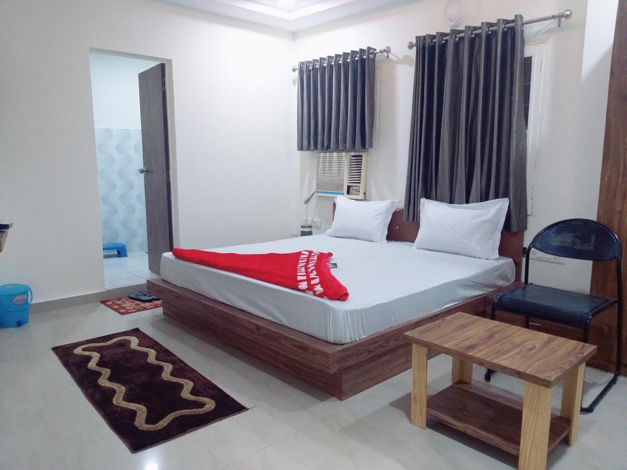 Oyo 26999 Hotel Sg Ahmadábád Kültér fotó